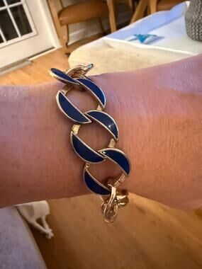 Vintage gold tone and blue enamel link bracelet 6-7”